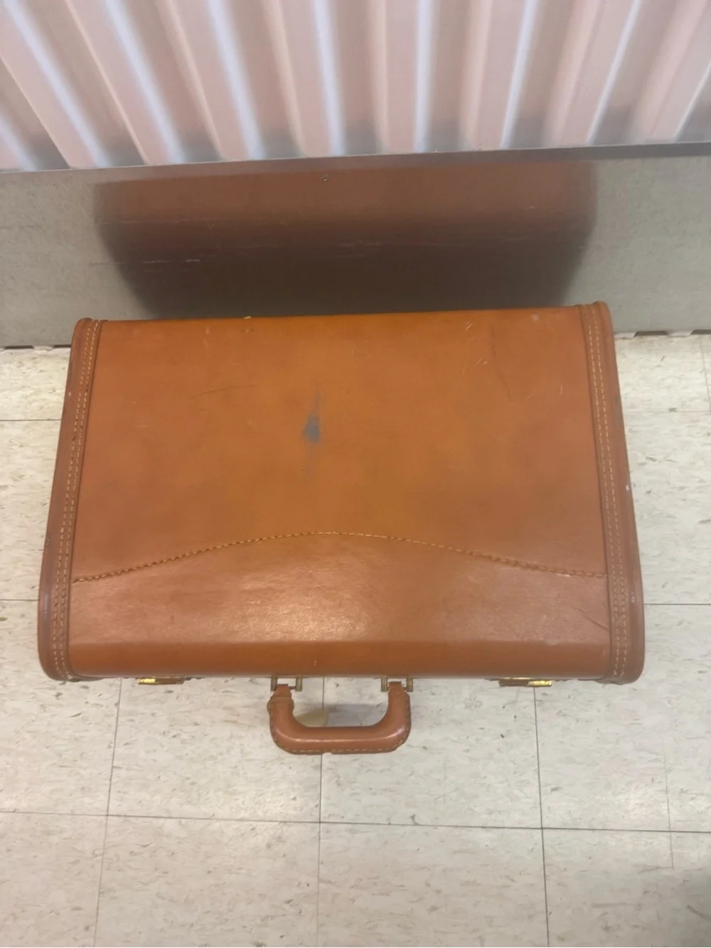 Classic Tan Leather Briefcase - Vintage Style